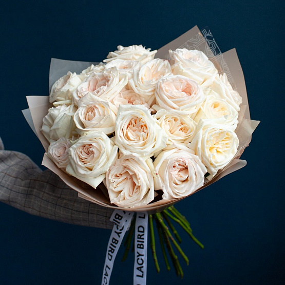 Монобукет из пионовидных роз White O’Hara 21 шт.