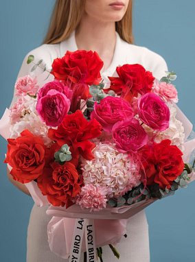 «Алый Марабу» авторский букет