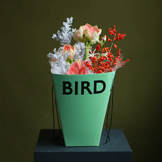 Авторский букет «Ягоды на снегу»