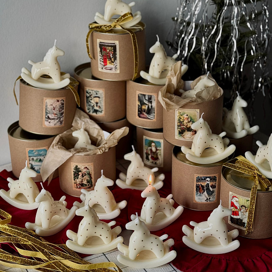 Свеча «Лошадка-качалка»