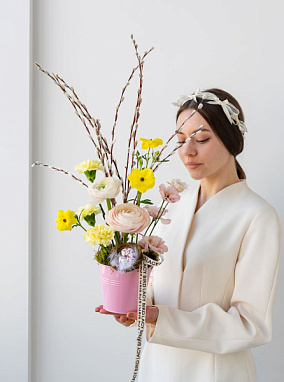 Композиция в ведёрке «Дыхание весны»