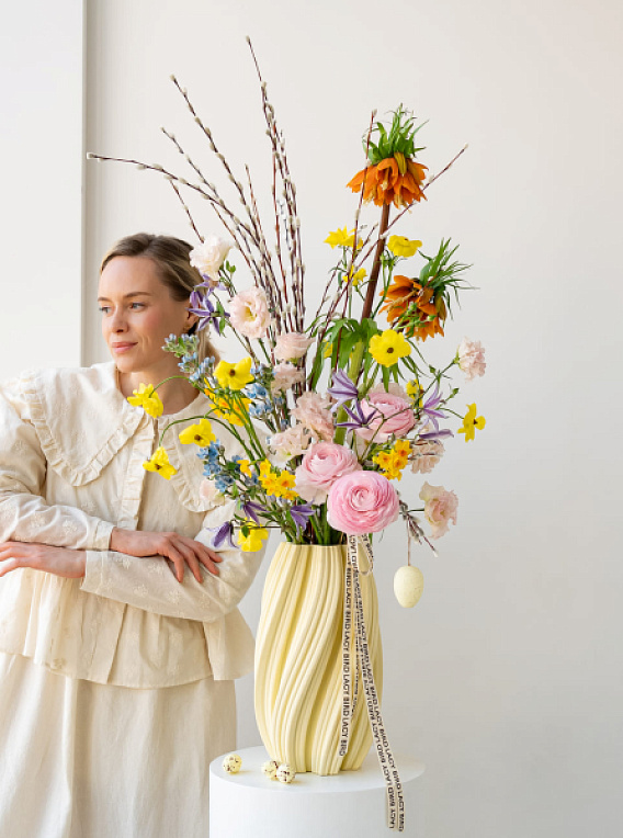 Букет в вазе «Светлый праздник»