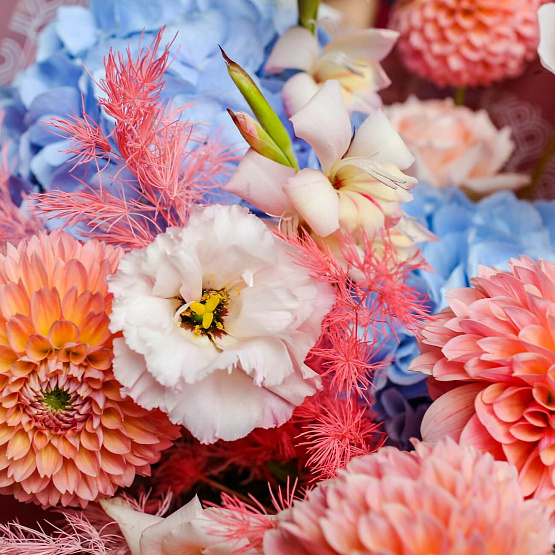 “Prague” Signature Bouquet