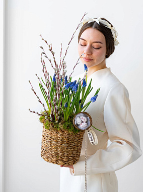 Мускари в корзинке