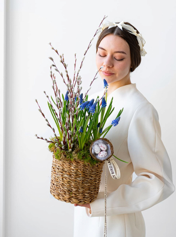 Мускари в корзинке