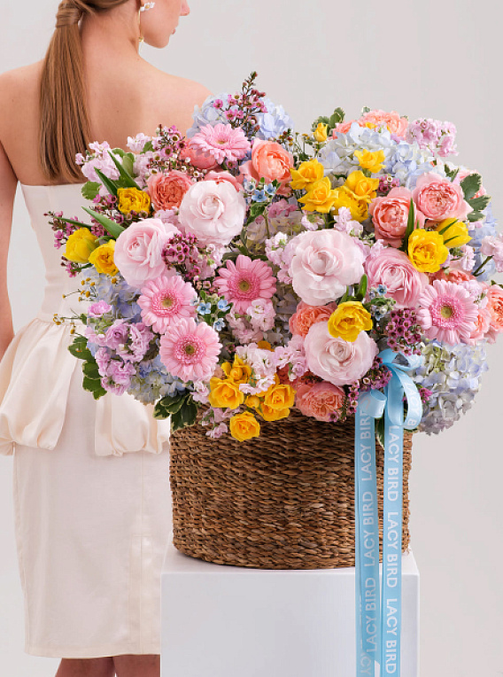 Корзина с цветами «Эйфория»