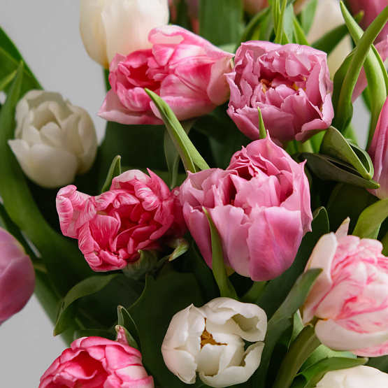 Кашпо с тюльпанами «Март»