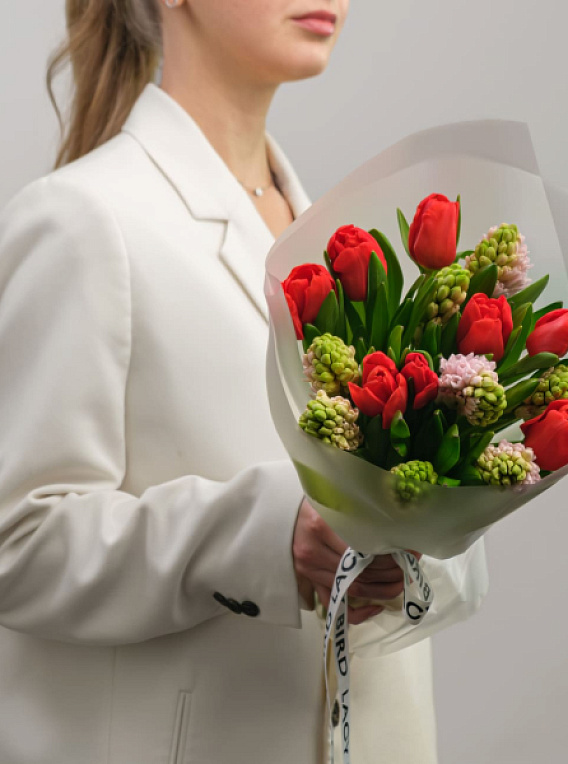 Дуо №4: розовые гиацинты, красные тюльпаны