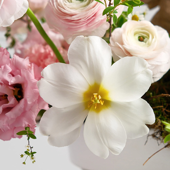 Пасхальная композиция с зайками