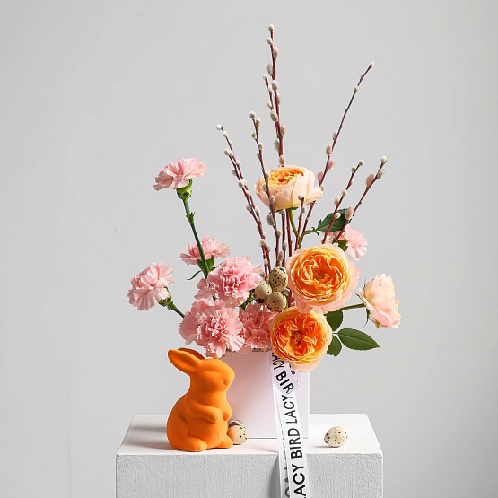 Пасхальная композиция «Зайка в саду»