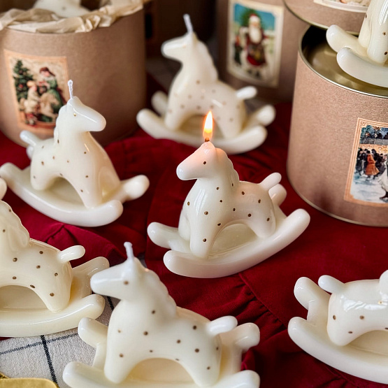 Свеча «Лошадка-качалка»