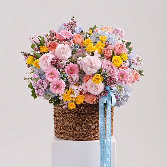 Корзина с цветами «Эйфория»