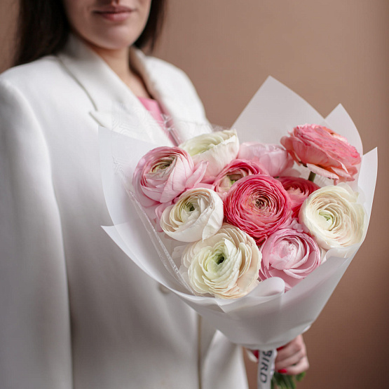 Монобукет «Микс ранункулюсов»