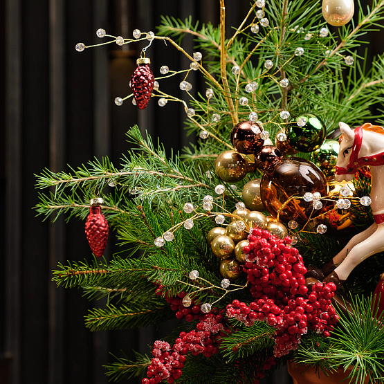 Композиция со свечами и лошадкой «Пряности и сладости»