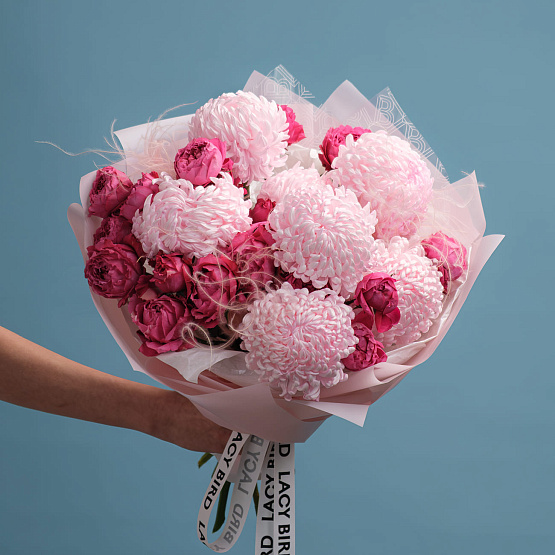 Дуобукет с хризантемой и кустовой розой