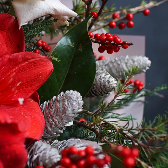 Авторский букет «Новогодний маскарад»