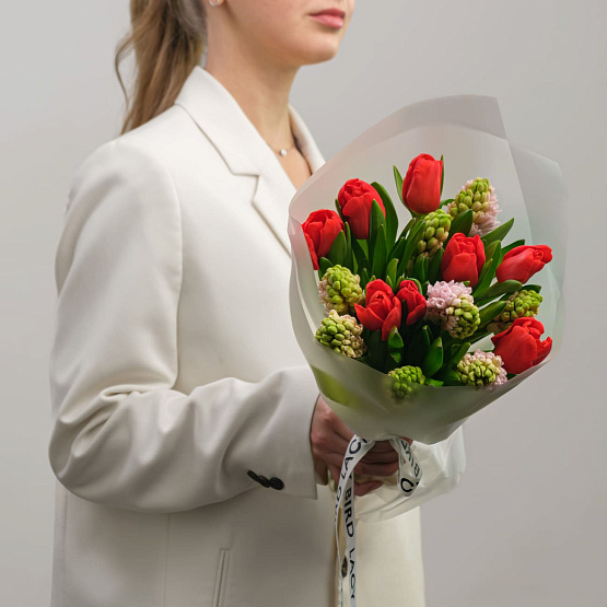 Дуо №4: розовые гиацинты, красные тюльпаны