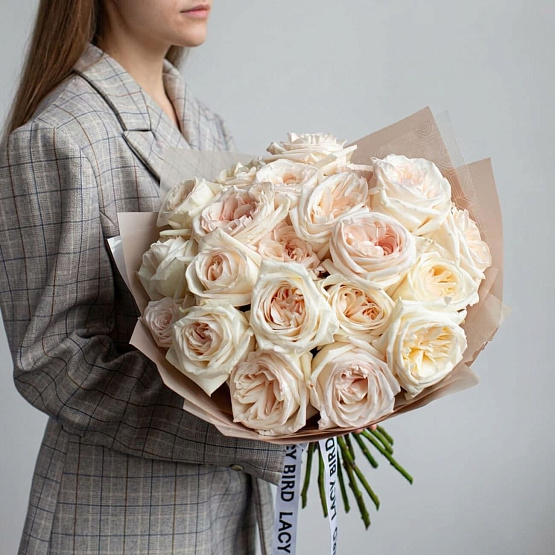 Монобукет из пионовидных роз White O’Hara