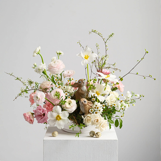 Пасхальная композиция с зайками